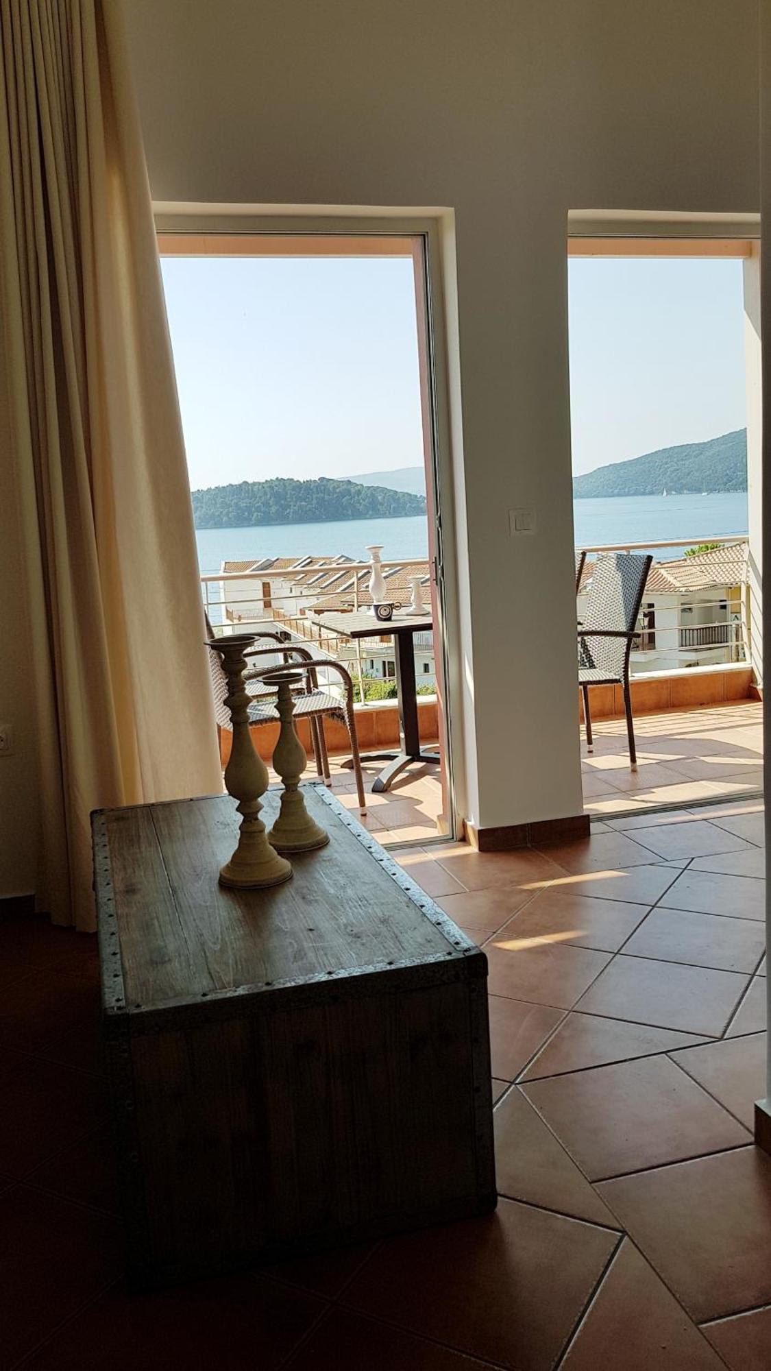 Perigiali Suite นีดรี ภายนอก รูปภาพ